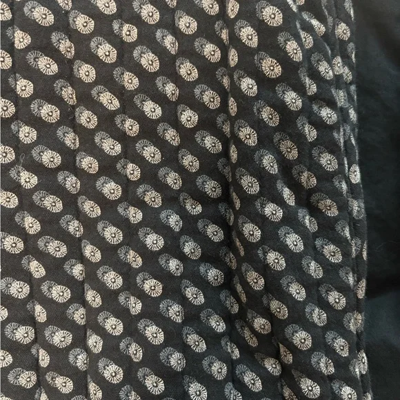 Old Navy Black and White Quilted Jacket - Picture 6 of 6